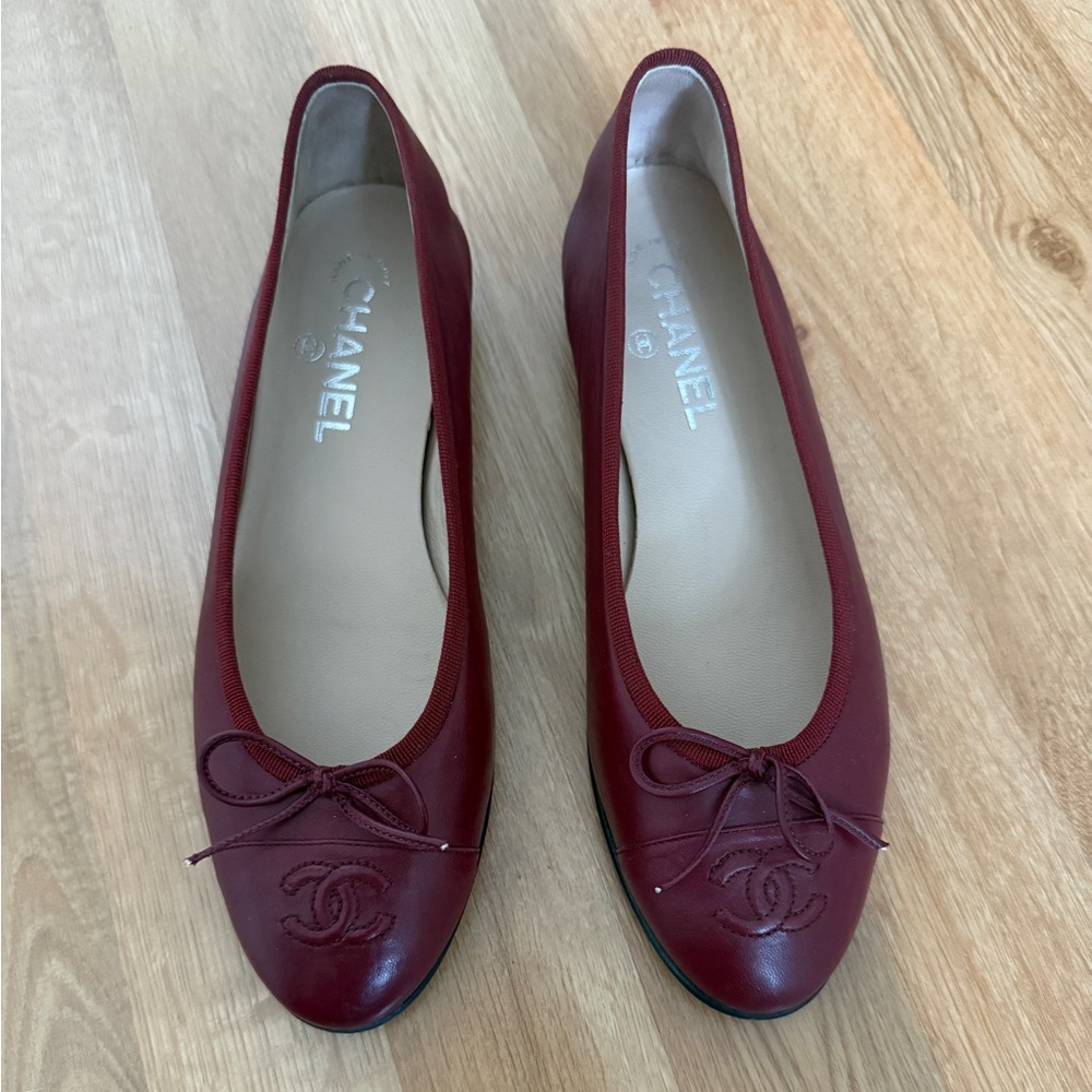 Chanel Women's Burgundy Leather Flats